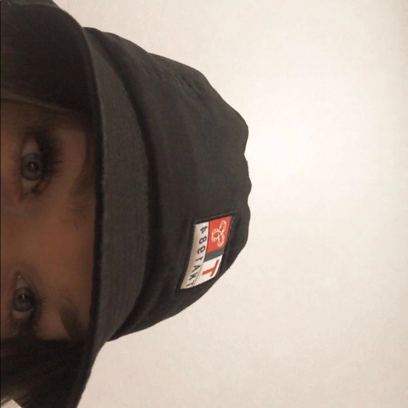 Aritzia bucket hat!